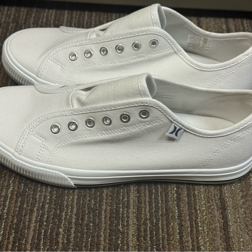 Hurley Womens Chloe Canvas Sneakers Low Top Shoes